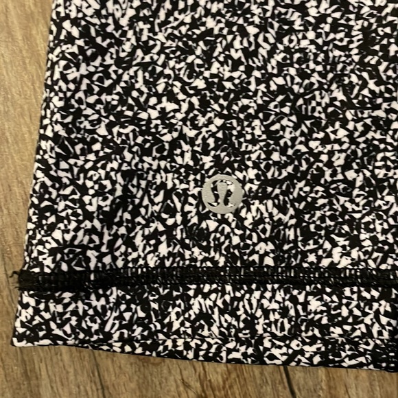 Lululemon Strap It Like It's Hot Tank -  Luon Suited Jacquard Black White - Picture 5 of 6